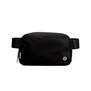 NWT Lululemon Everywhere Belt Bag Updated Longer Strap Black 1L Size